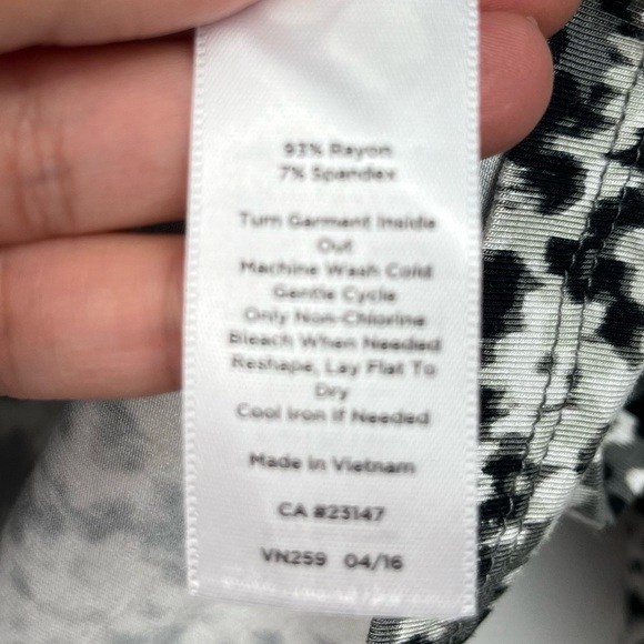 Talbots Top Size 1XP Long Sleeve Split Neck NWT Dark Floral Career Work Office - Picture 5 of 6